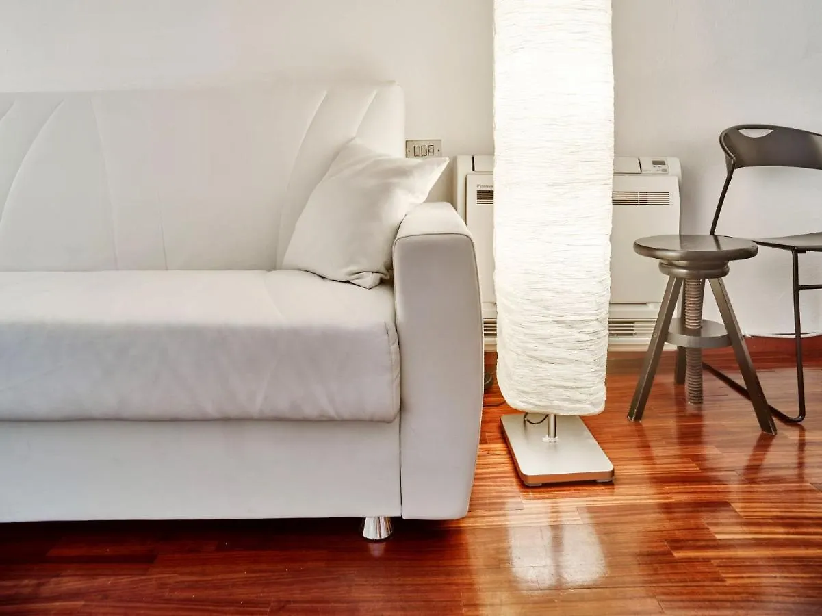 Splendid Apartment In The Historic Center Milaan